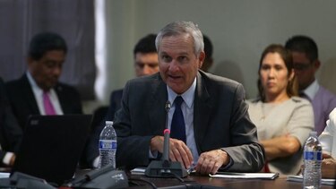 Ediles suplentes piden a ministro Alemán un aumento salarial en medio de reunión