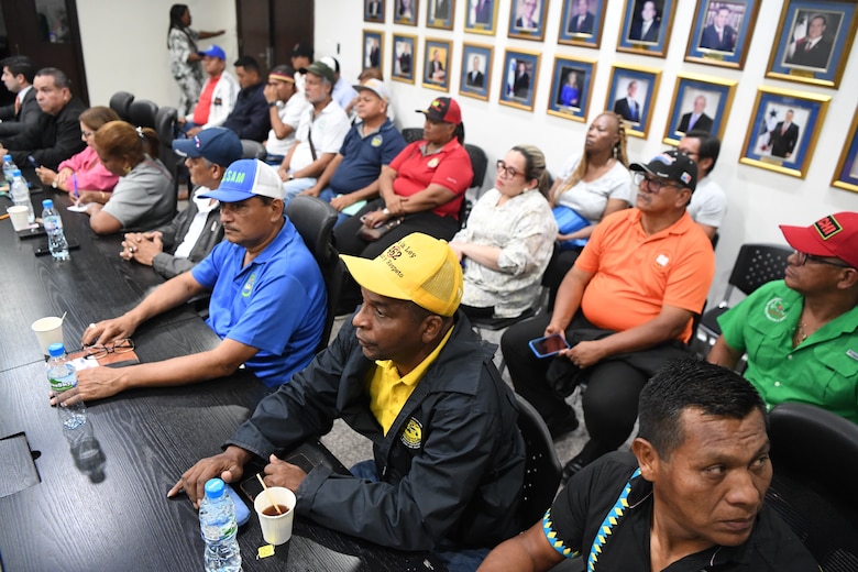 Docentes y Asamblea Nacional dialogan por el fin de huelga, proponen retorno a clases con garantías laborales