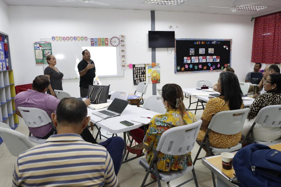 Meduca inicia capacitación de más de 50 mil docentes rumbo al Verano 2026