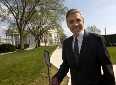Clooney visita a Obama y le pide ayuda para refugiados en Sudán
