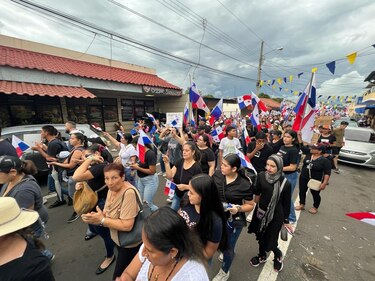 Colonenses y herreranos se mantienen protestando en las calles