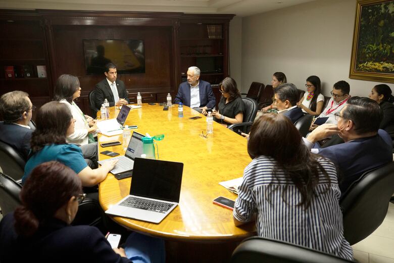 Autoridades del Canal de Panamá visitan La Prensa