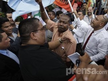 Marcha llegó a la Defensoría de Pueblo