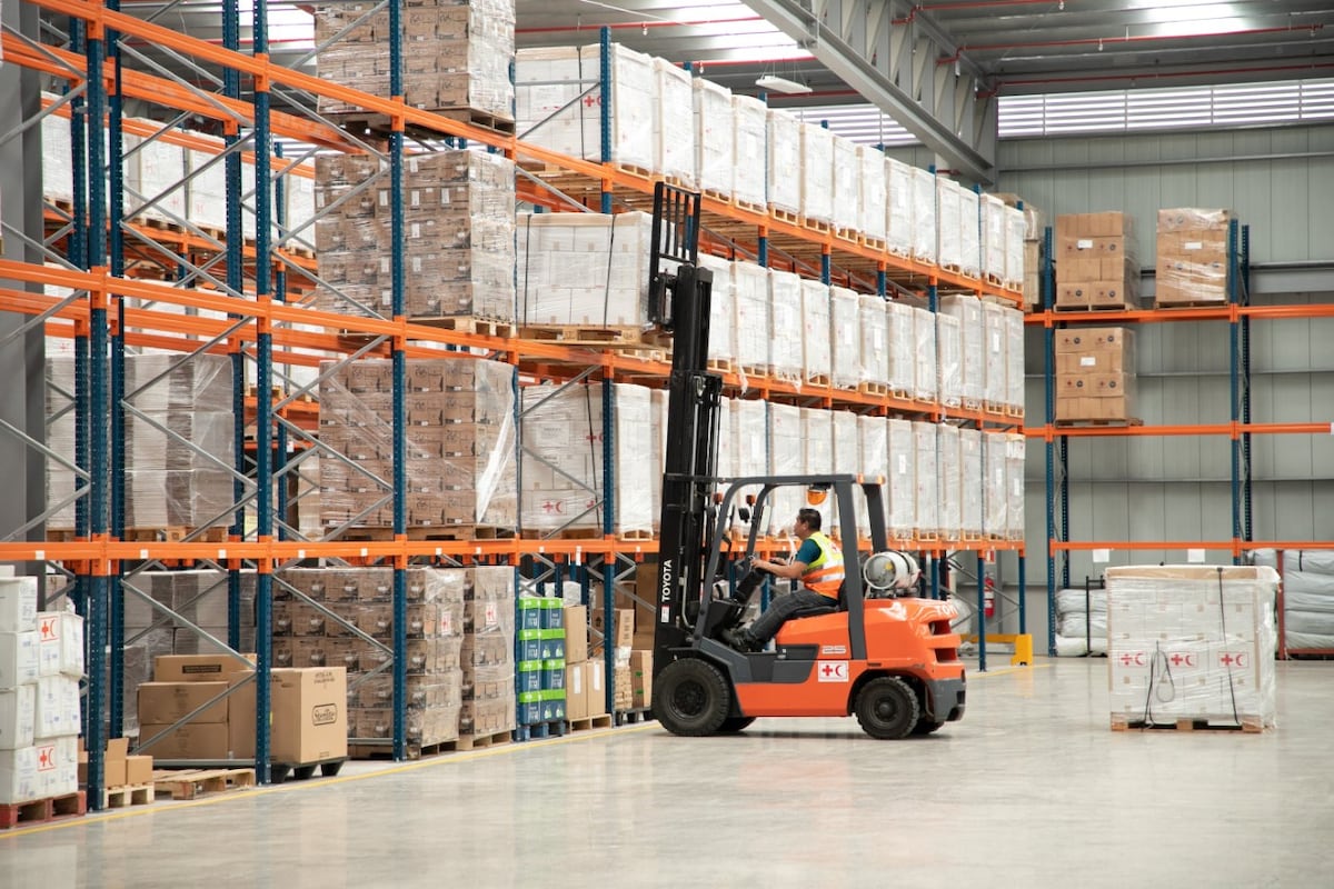 Más que tránsito: el valor agregado de un hub logístico