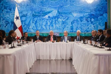 Dirigentes de partidos políticos y el mandatario sostienen primera reunión: el tema central fue el futuro de la CSS