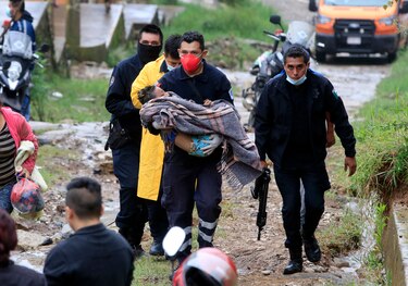 Confirman tres muertos más en México tras paso de Grace y suman 11
