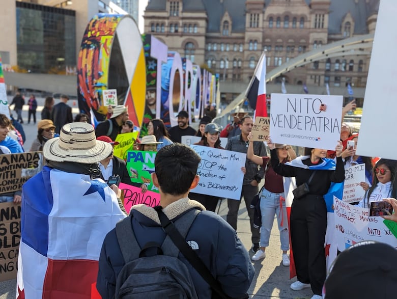 Las protestas contra el contrato minero rompen fronteras