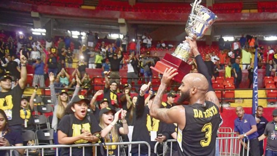 Universitarios, los nuevos monarcas