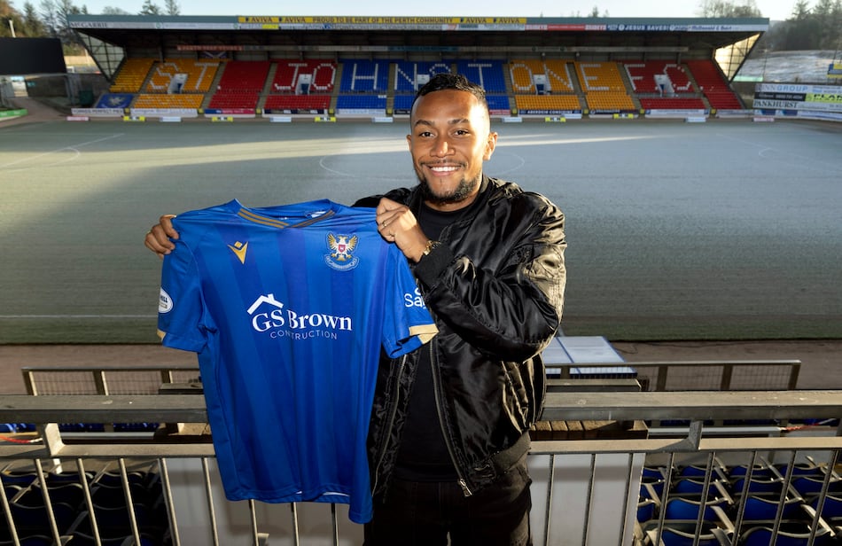 Víctor Griffith es presentado como nuevo jugador del St. Johnstone de Escocia