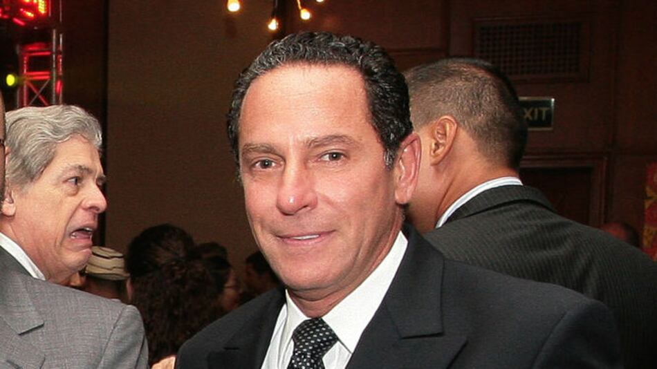 Aaron Mizrachi salió hoy de Panamá en medio de escándalo por equipo de espionaje