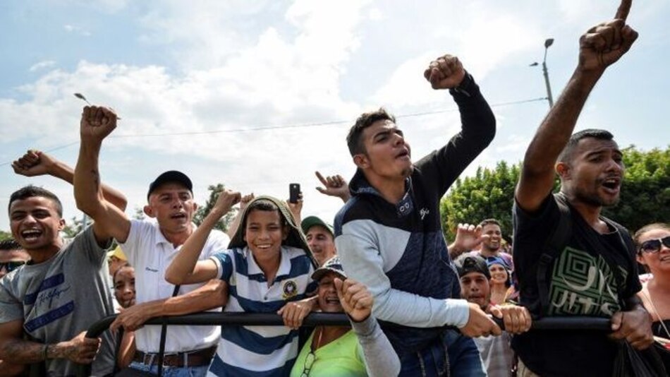 Juan Guaidó aspira al millón de voluntarios para entrada de ayuda a Venezuela
