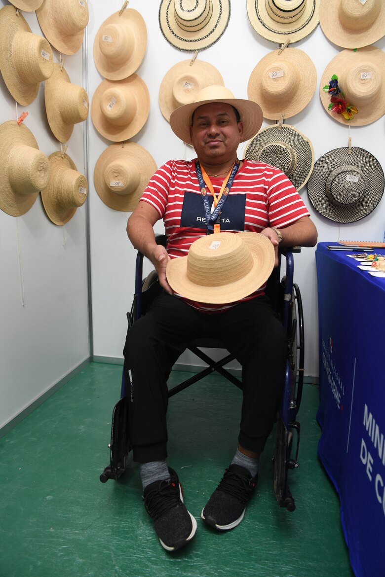 Tres artesanos panameños que transforman la discapacidad en arte y resiliencia