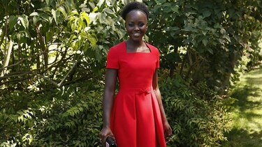 Lupita Nyong’o brilla en el jardín de Christian Dior