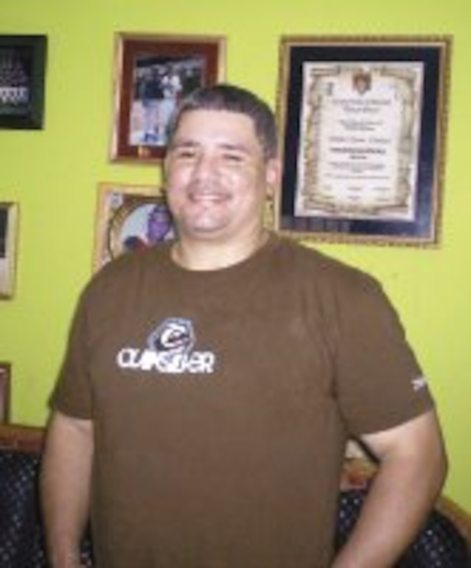 Olmedo Sáenz se declara agente libre