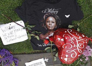 Hija de Whitney Houston es brevemente hospitalizada por ansiedad