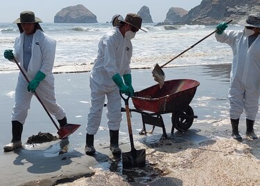 ‘¿De qué vamos a vivir ahora?’, se preguntan pescadores afectados por derrame petrolero en Perú