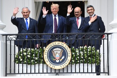 Israel normaliza lazos con Emiratos y Baréin en histórica ceremonia en la Casa Blanca