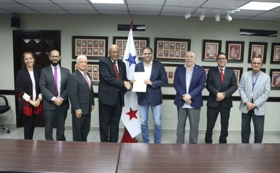 El MEF entrega al FAP los pagarés correspondientes a los aportes pendientes del 2021- 2024