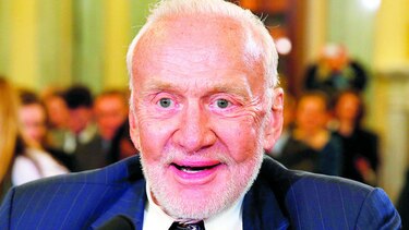 Aldrin descansa tras evacuación del Polo Sur