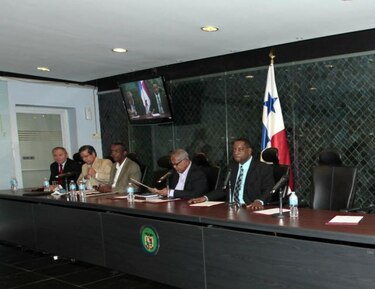 Diputados oficialistas no hacen quórum para tratar denuncias contra Martinelli