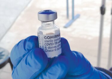 Panamá discute aplicar cuarta dosis anticovid a adultos mayores