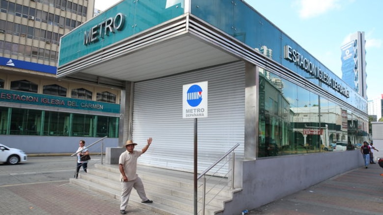 Falla en el sistema de energía paraliza el Metro; servicio se restablecería mañana domingo