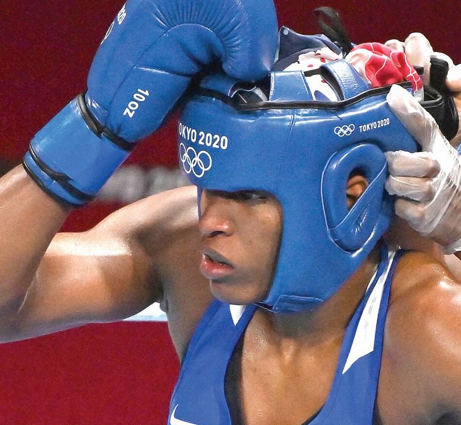 Atheyna Bylon va en camino a su segundo oro en un Mundial