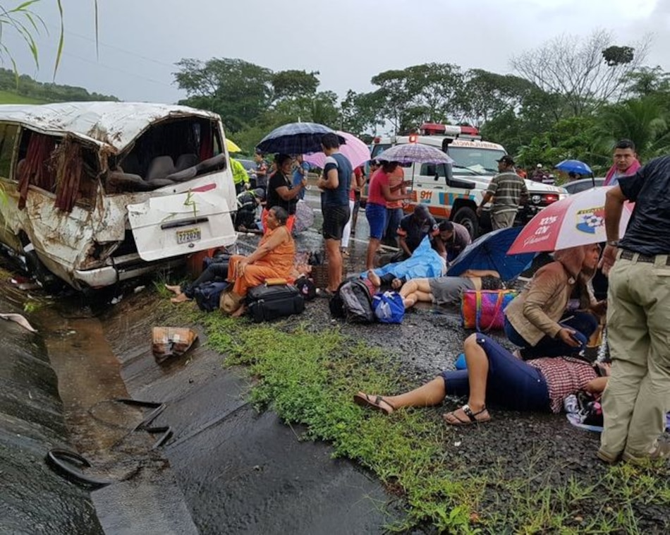 Un muerto y 10 heridos deja accidente de tránsito en la vía hacia Chiriquí