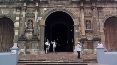 15 empresas participan en inspección para remozar la Catedral