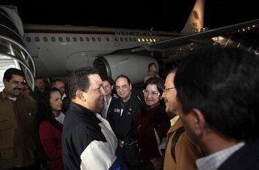 Chávez regresa a Venezuela luego de su tratamiento en Cuba