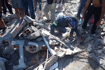 Al menos 20 edificios colapsados en Cali tras terremoto de 7.4