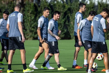 Luis Suárez: ‘Messi, Alba, Busquets y yo soñábamos con retirarnos en el Barcelona’