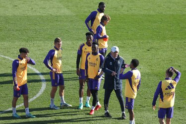 El Real Madrid arranca 2024 con un entrenamiento