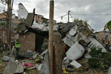 Al menos siete muertos tras caer avioneta en el barrio Junín de Popayán