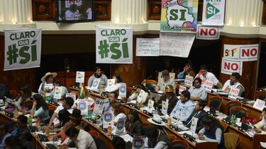 Congreso boliviano aprueba convocatoria a referendo para reelección de Morales
