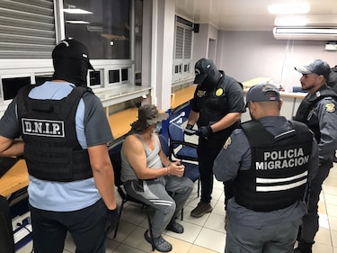 Costa Rica entrega a Panamá a un hombre buscado por dos feminicidios