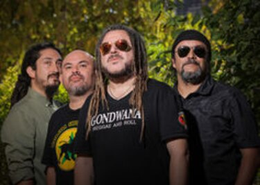 Festín y sonido alternativo