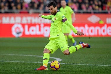 Barcelona cumple ante el Girona y conserva ventaja