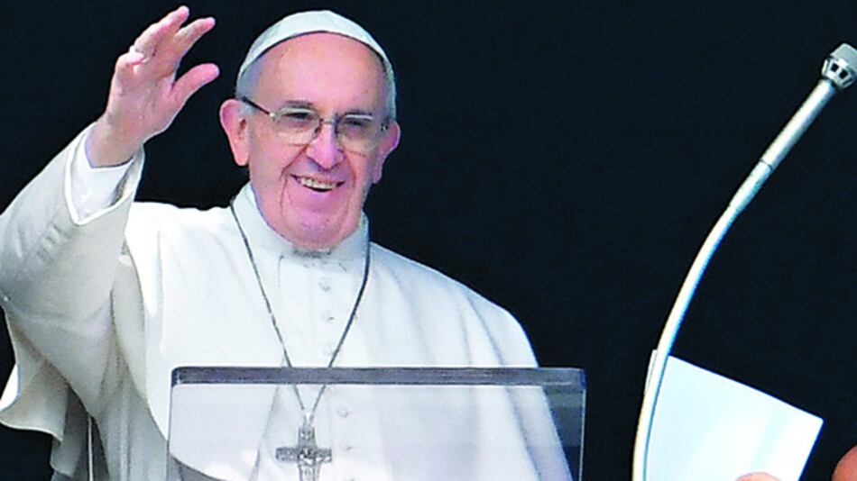 Asesores defienden al papa ante críticas