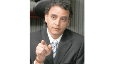 AAUD gastará cerca de $20 millones en contratos directos