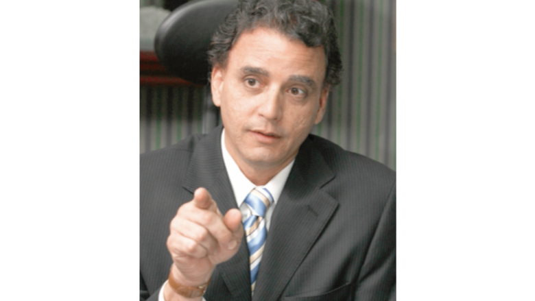 AAUD gastará cerca de $20 millones en contratos directos