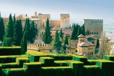 La Alhambra expone mil años de historia del reino de Granada