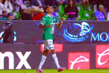 El panameño Ismael Díaz anota en triunfo del León sobre Cruz Azul
