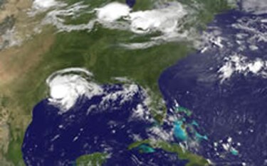 Huracán Hernán se convierte en tormenta tropical