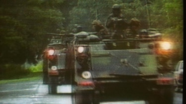 'Una tanqueta le pasó por encima a un carro rojo donde había una persona': cómo una familia panameña recuerda la última gran incursión militar de Estados Unidos en el continente americano