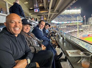 El presidente Mulino visitó el Yankee Stadium y comparte con Mariano Rivera