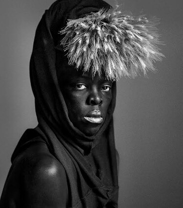 La fotógrafa Zanele Muholi llega a Panamá con la muestra ‘Amalanga awafani’