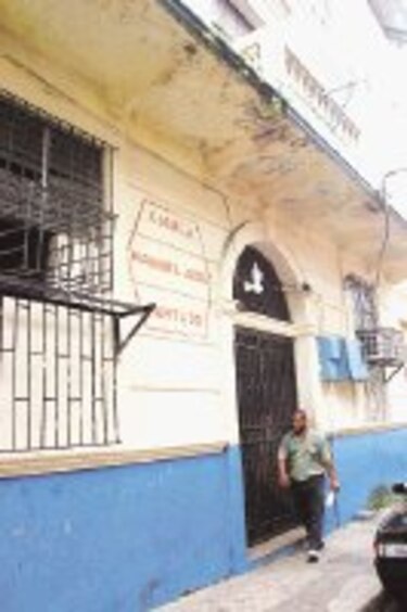 Salud mantiene cierre de escuela Manuel José Hurtado