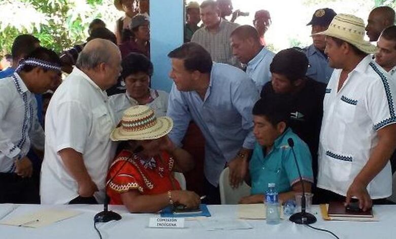 Varela acude a Barro Blanco; indígenas rechazan su propuesta