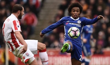 Chelsea continúa su marcha triunfal, el Arsenal vuelve a tropezar